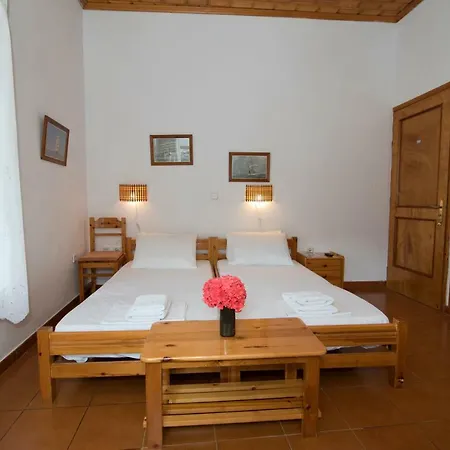 Mouragio Πανσιόν