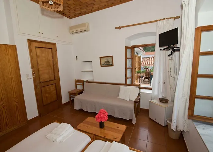 Mouragio Gæstehus Kyparíssion